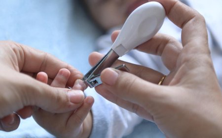 Bebek Tırnak Bakımı